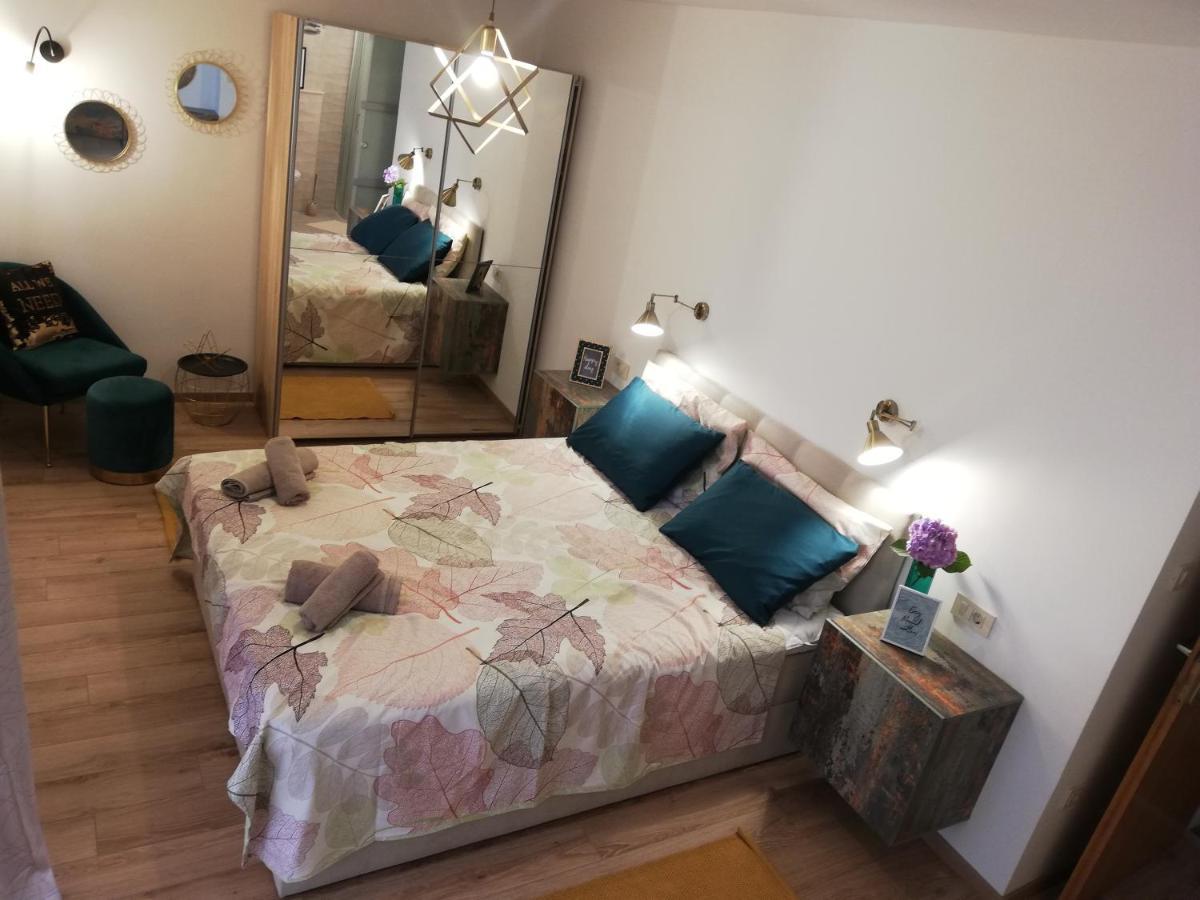 Riviera Rooms And Apartments Palit Экстерьер фото