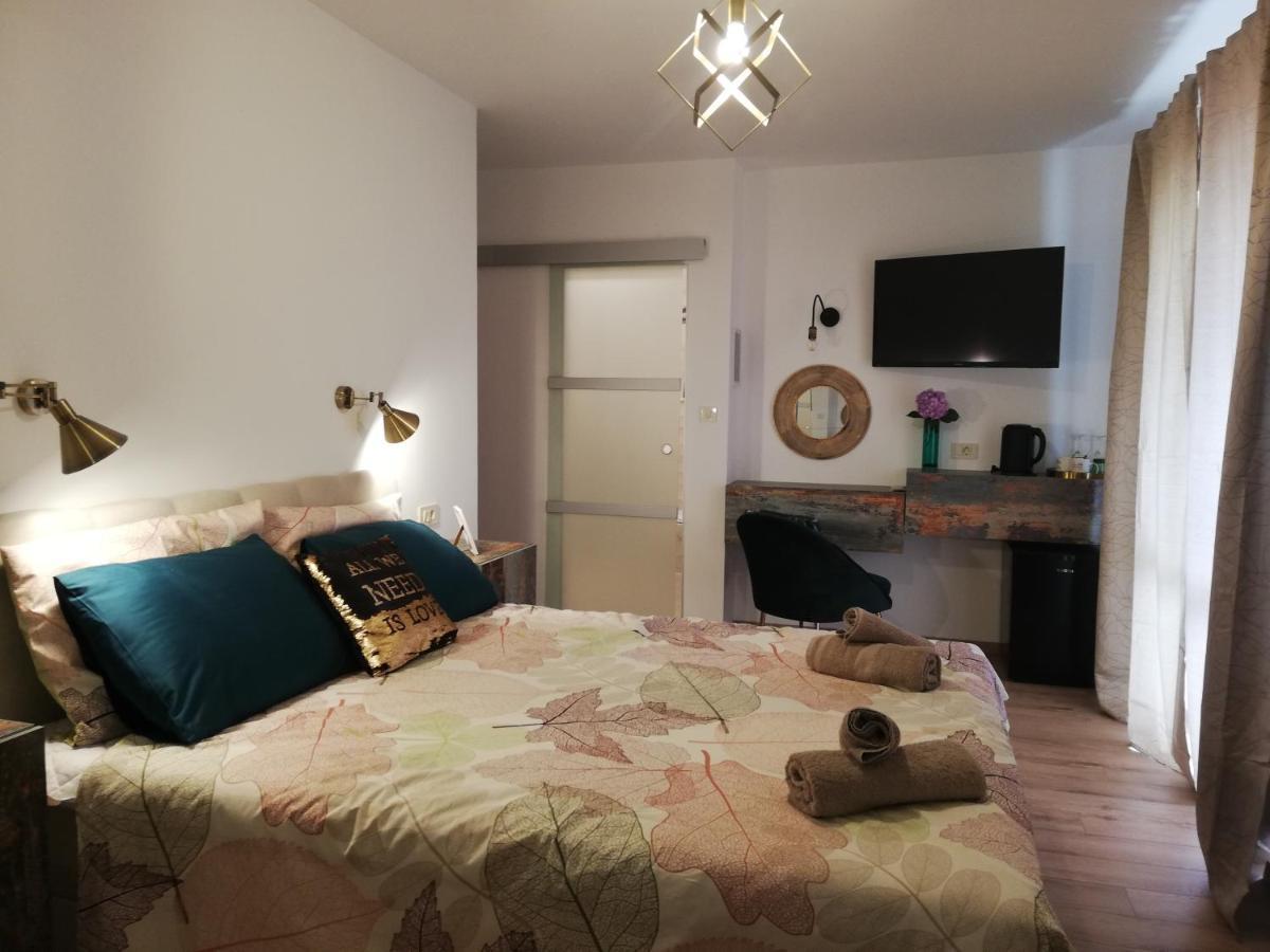 Riviera Rooms And Apartments Palit Экстерьер фото