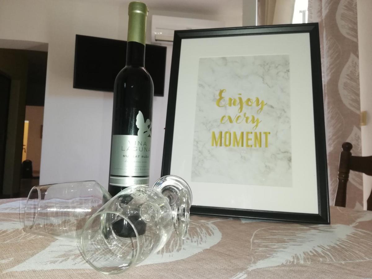 Riviera Rooms And Apartments Palit Экстерьер фото