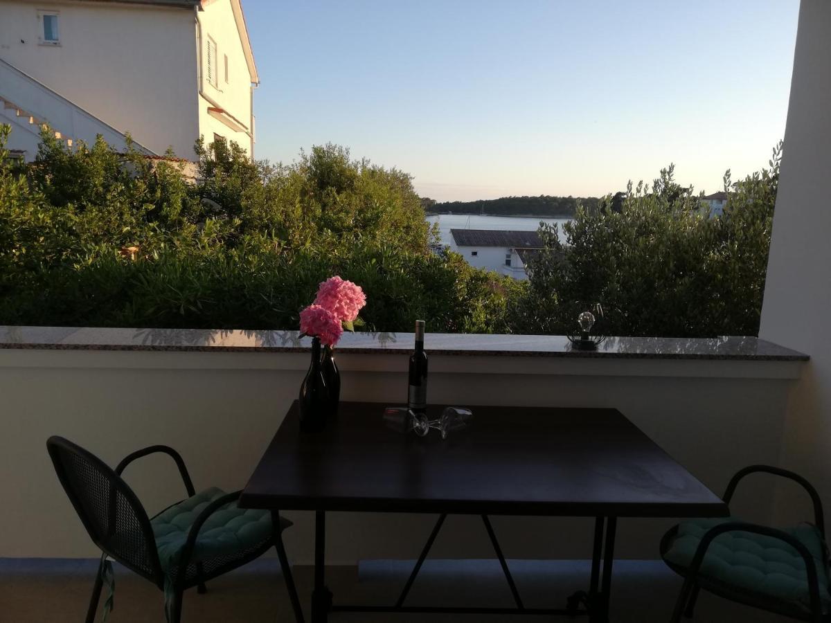 Riviera Rooms And Apartments Palit Экстерьер фото