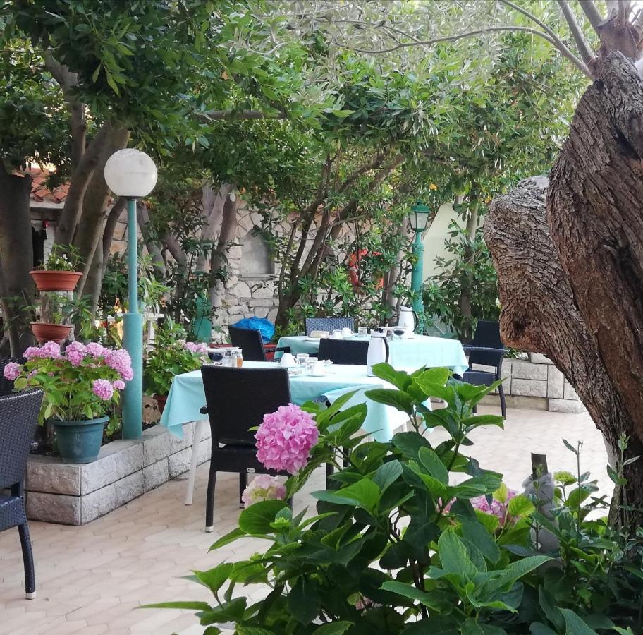 Riviera Rooms And Apartments Palit Экстерьер фото