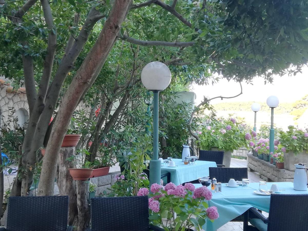 Riviera Rooms And Apartments Palit Экстерьер фото