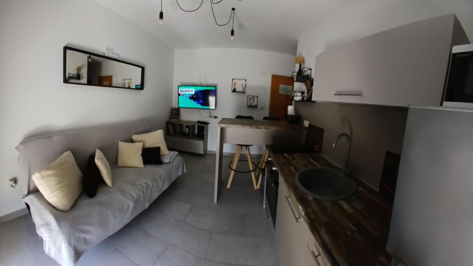 Riviera Rooms And Apartments Palit Экстерьер фото